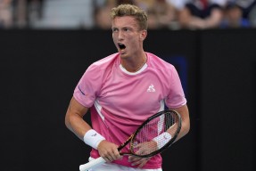 九游官方平台-德约科维奇官方宣布夺冠新规，G2引发争议！的简单介绍